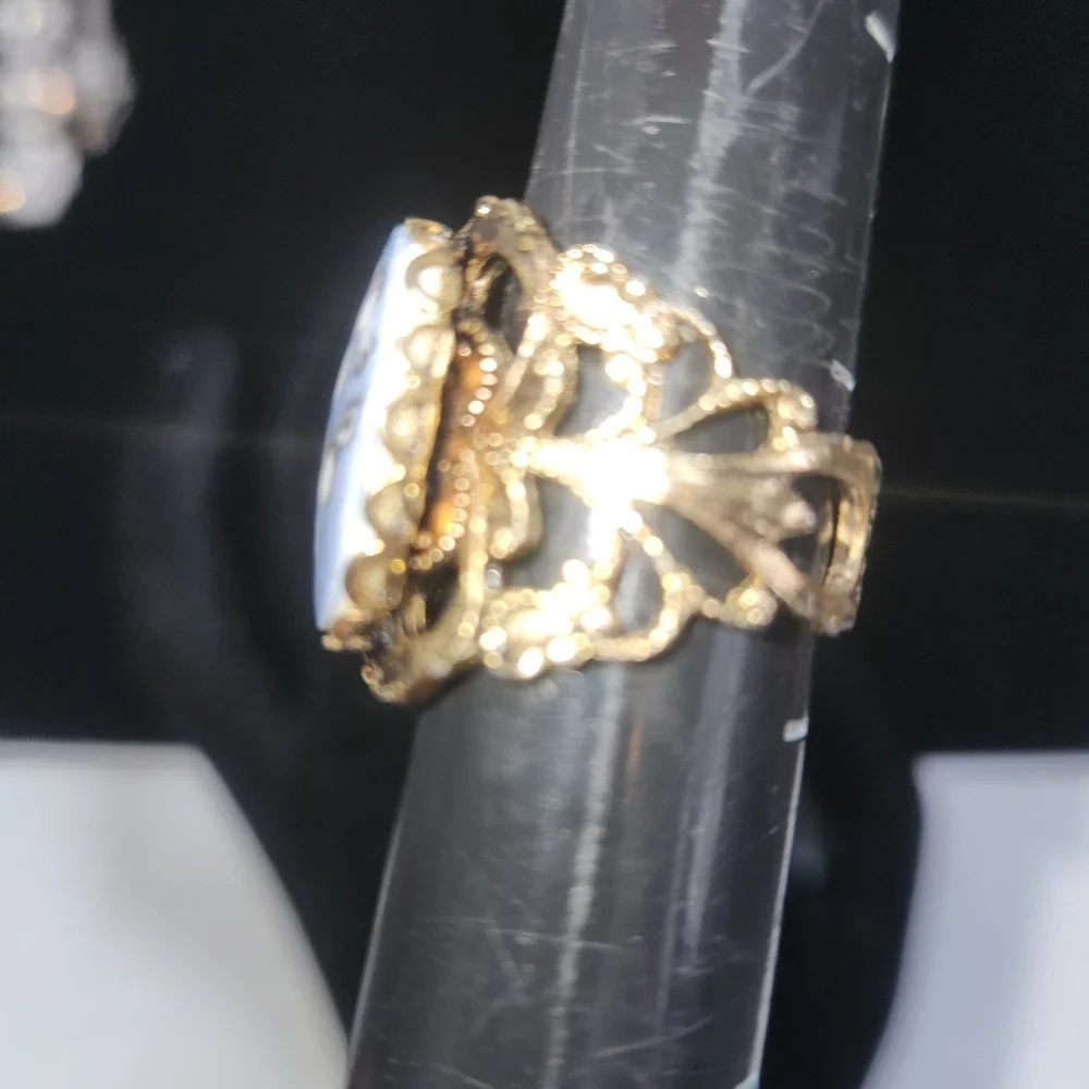 Vintage Gold Tone Filigree Daisy Porcelain Cabochon Ring Blue Floral Size‎ 7.5